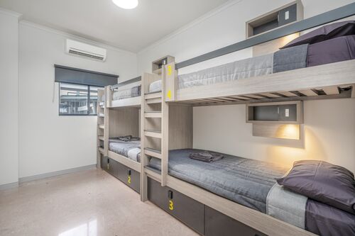 4 Bed Shared Room